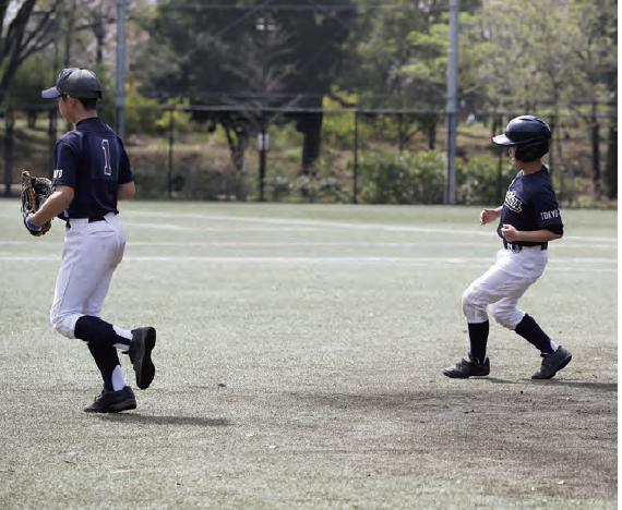 一塁駆け抜け3『少年野球　デキる選手はやっている「打つ・走る・投げる・守る」』