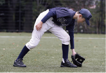 外野手のゴロヒットの捕り方『少年野球　デキる選手はやっている「打つ・走る・投げる・守る」』