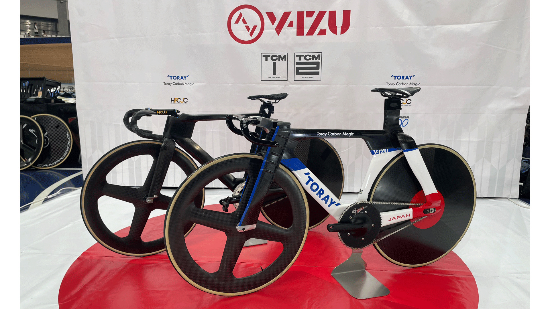 JCFトラック競技東レ・カーボンマジック×HPCJCの新型バイク、パリ五輪で自転車トラック競技日本代表を金メダルへ導く秘密兵器「V-IZU TCM-2」