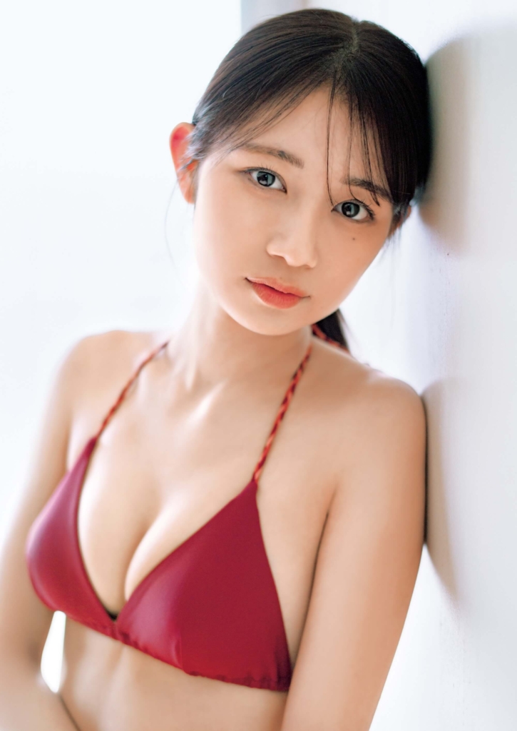 前川莉珠『週刊ヤングジャンプ』No.27号 (C)集英社 (C)松竹芸能