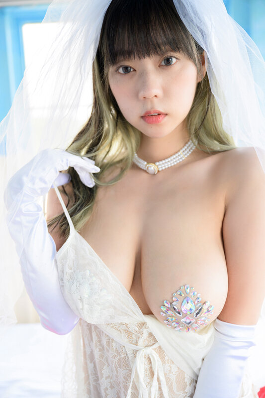 青山ひかる ©AiconiQ Pictures