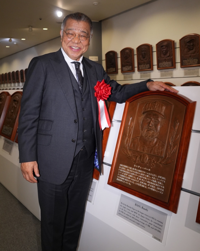 掛布雅之 2025年野球殿堂入り記念ボールペン3本セット　gateさま黒金 掛布雅之 2025年野球殿堂入り記念ボールペン3本セット - メルカリ