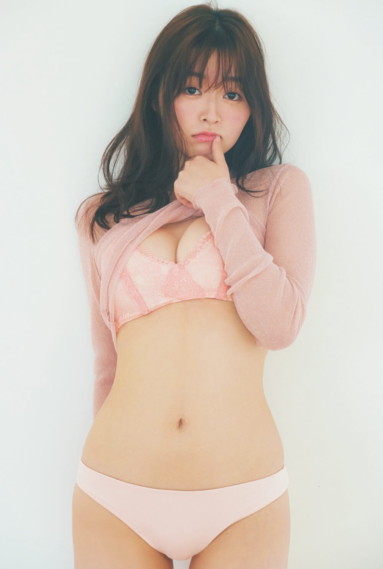 山本 杏 ©上村透生／集英社