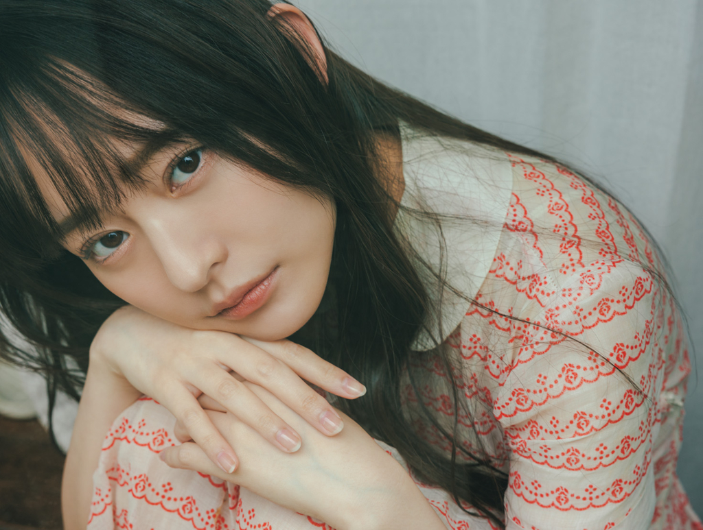 高崎かなみ (C)撮影:東京祐/ヘアメイク:花房みなみ/スタイリング:毛塚由恵