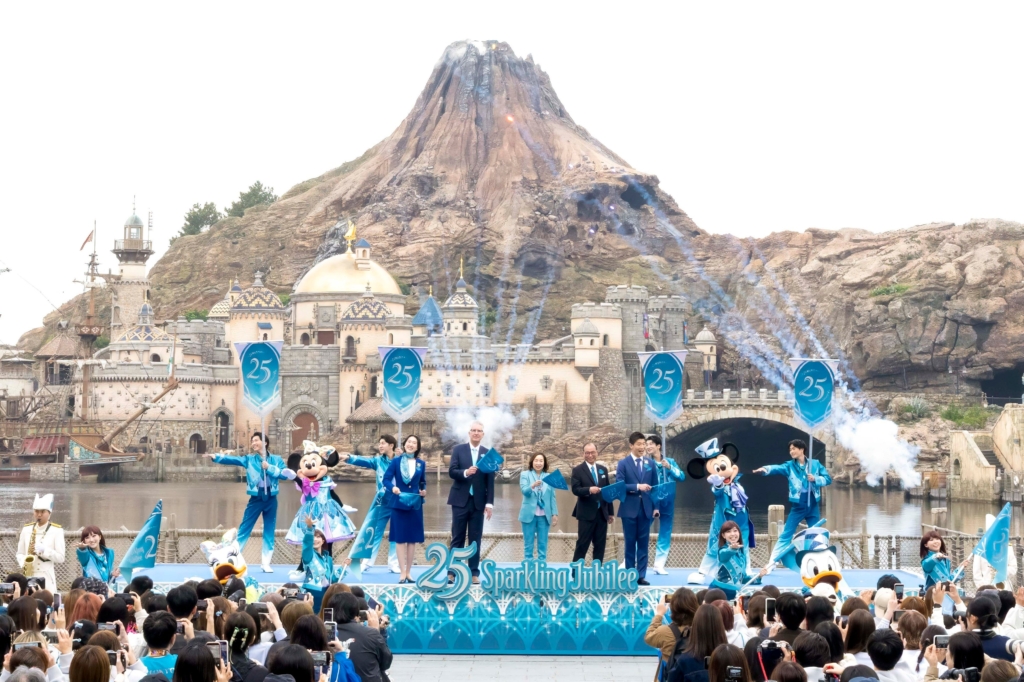 アニバーサリーイベントの開幕を祝うオープニングセレモニーを開催