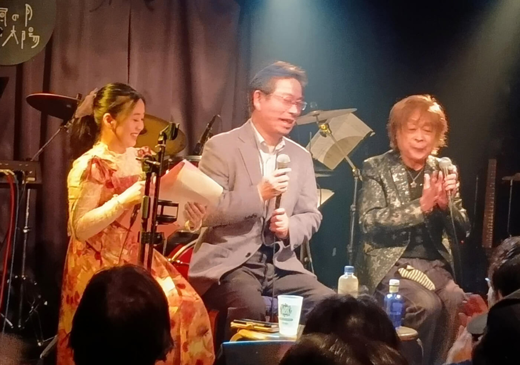 左から　MC三好りえ、高橋よしひろ、宮内タカユキ（敬称略）