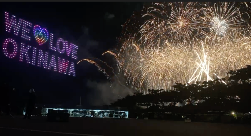 沖縄県】安室奈美恵の名曲×500基のドローンが奇跡の共演！宜野湾の夜空