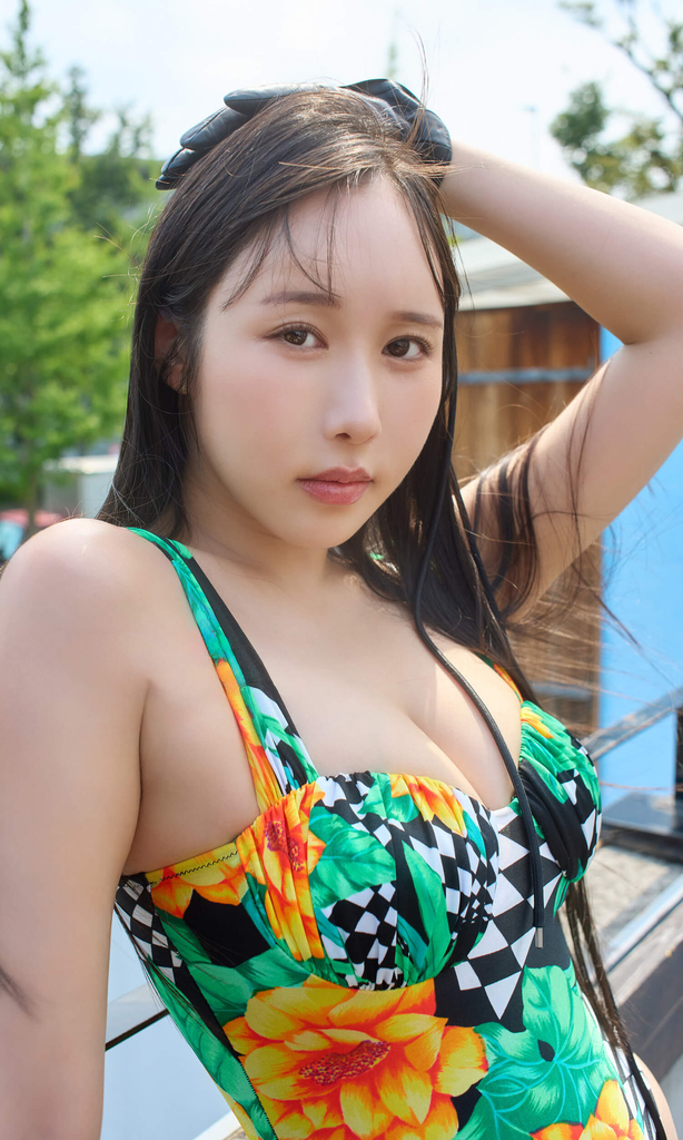 宇佐美りな © 成田英敏/集英社