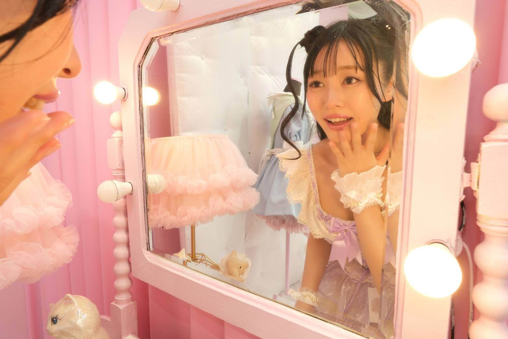 アイドル風ロリータファッションの白濱美兎